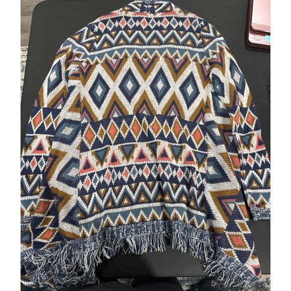 ARIZONA JEANS CO Cardigan Open Front Patterned W/Bottom Fringe SIZE MEDIUM - Picture 5 of 5